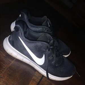 nike tennis shoes